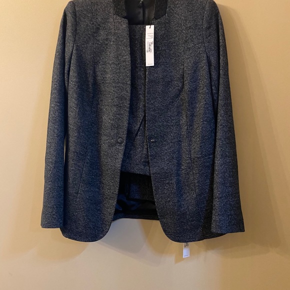 Tahari Pant Suit - Picture 7 of 12